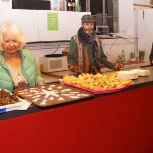 Das Buffet mit arabischen Köstlichkeiten